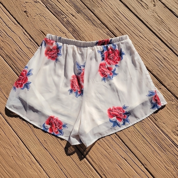 NWOT Peach Love California oFloral Chiffon Shorts - Picture 9 of 11